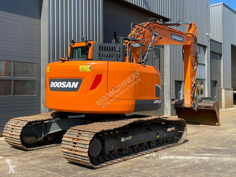 Excavadora Doosan 5