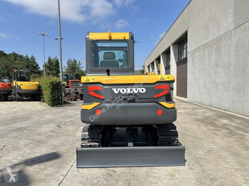 Багер Volvo EC60