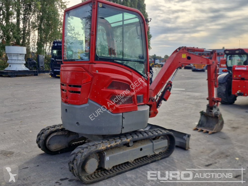 Багер Volvo ECR25D