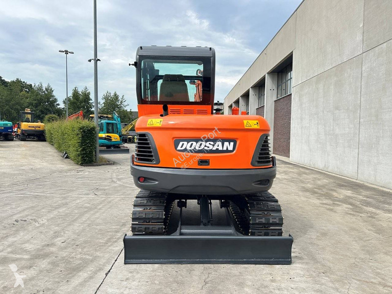 Excavadora Doosan 9C