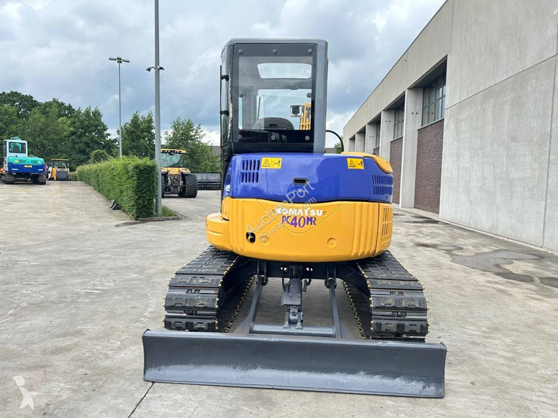 Екскаватор Komatsu
