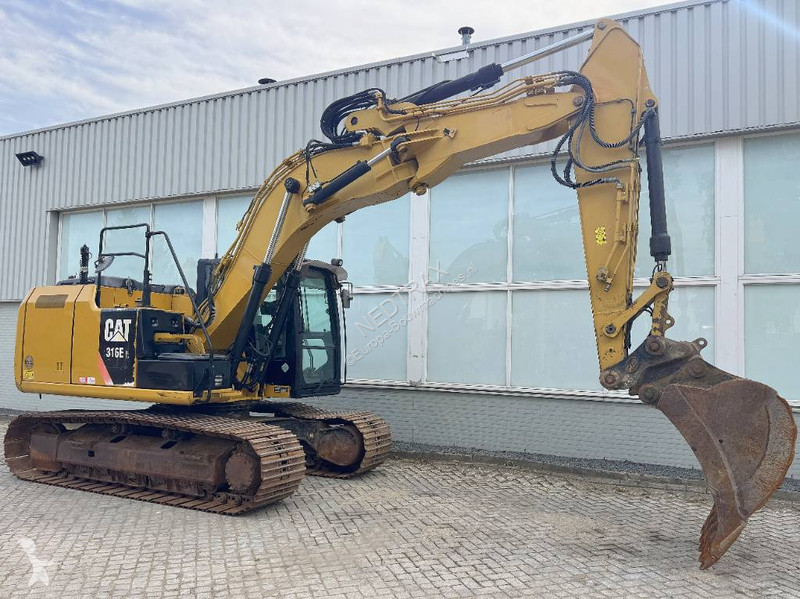 Екскаватор Caterpillar EL