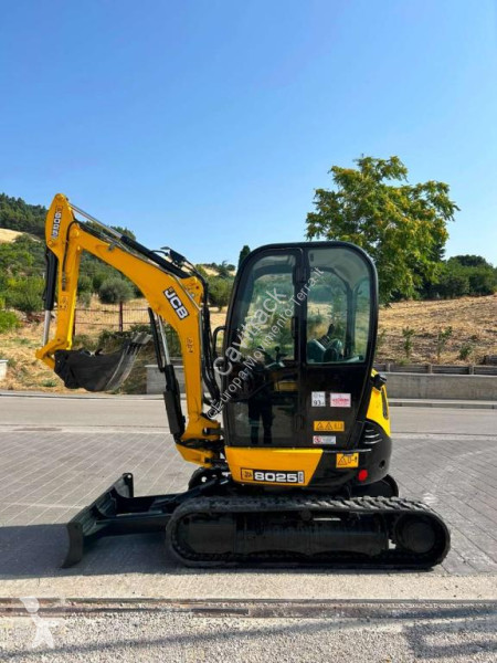 Екскаватор JCB