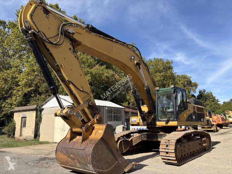 Escavadora Caterpillar