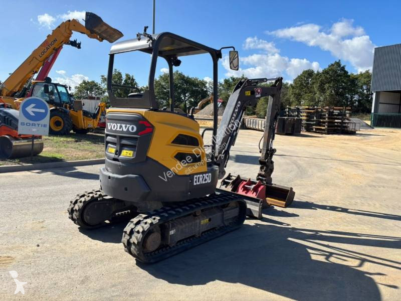 Escavadora Volvo ECR25D