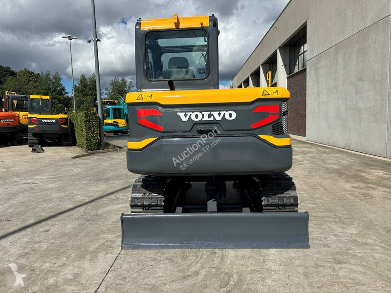 Экскаватор Volvo D