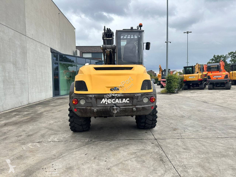 Экскаватор Mecalac