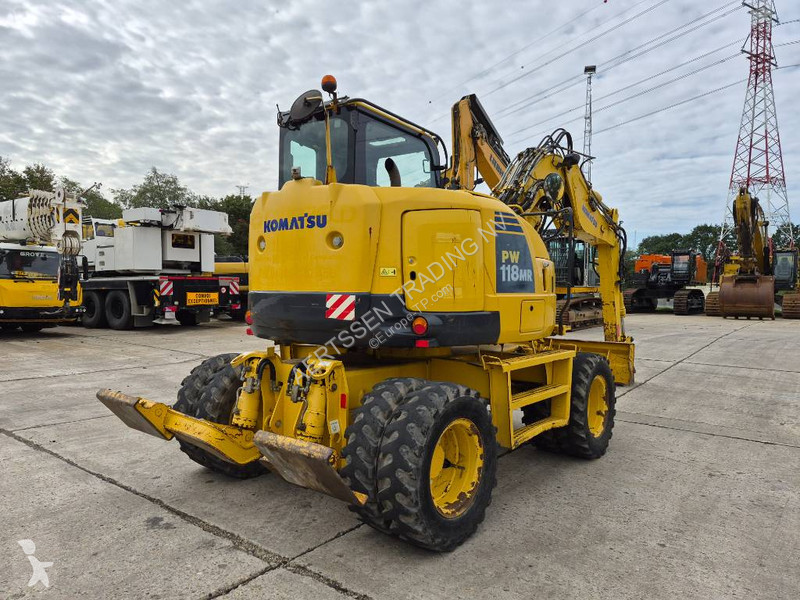 Экскаватор Komatsu MR8