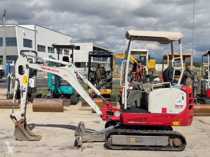 Экскаватор Takeuchi TB216