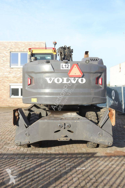 جرافة Volvo EWR150E