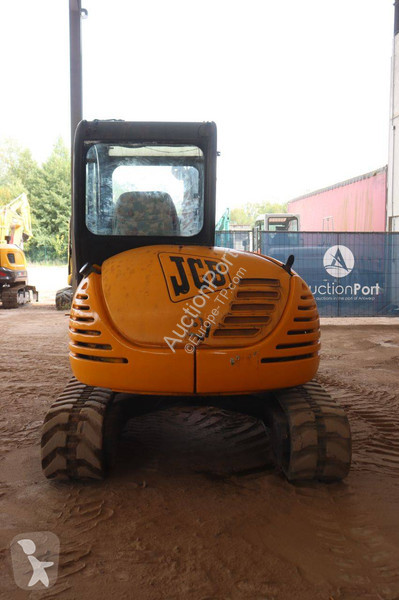 جرافة JCB 8056