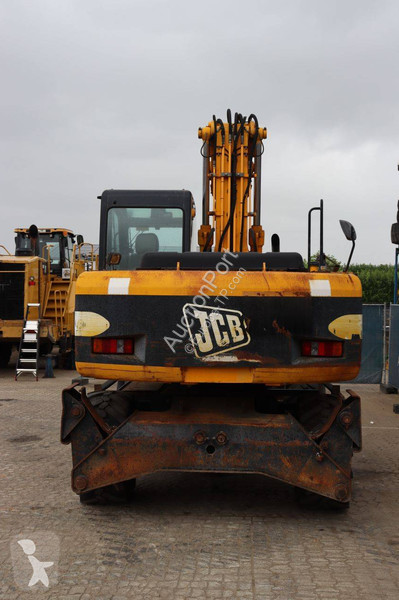 جرافة JCB