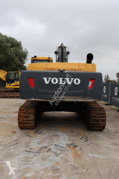 جرافة Volvo L