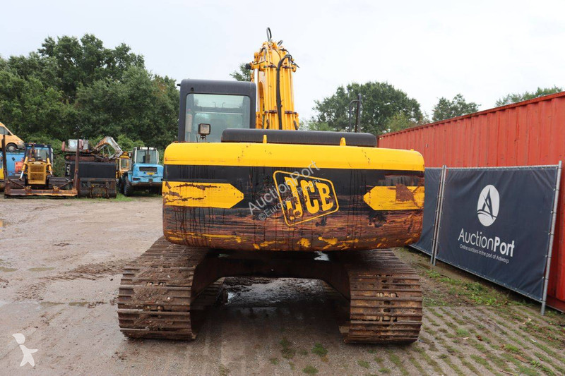 جرافة JCB