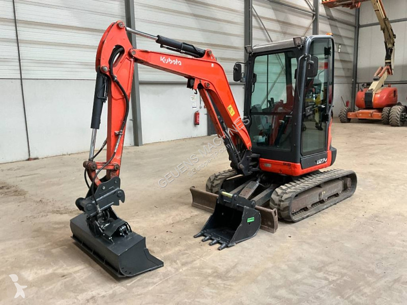 جرافة Kubota 274