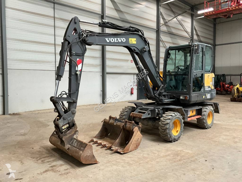 جرافة Volvo EW 60 E powertilt
