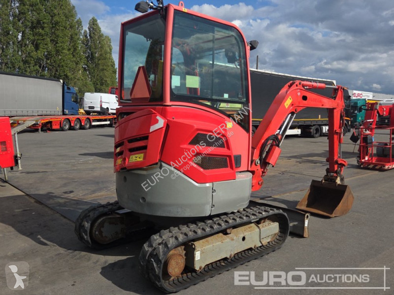جرافة Volvo ECR25D