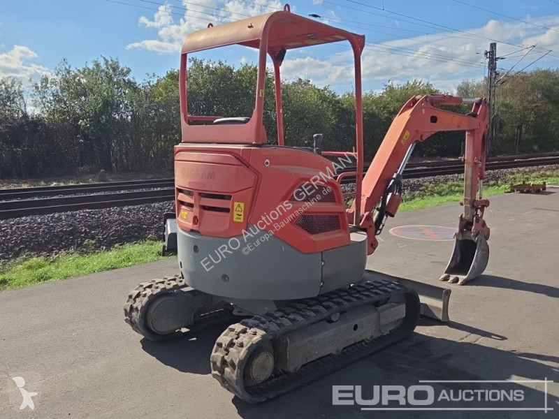 جرافة Volvo ECR25D