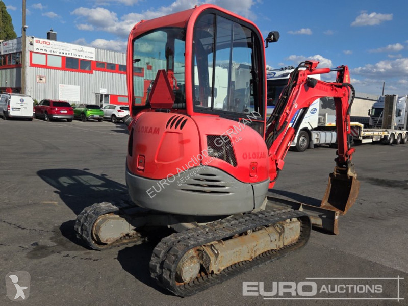 جرافة JCB