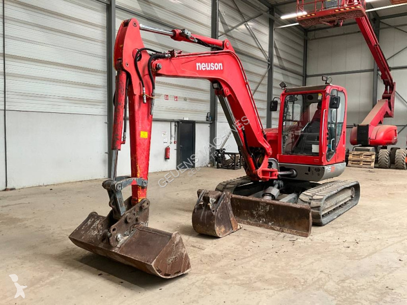 جرافة Neuson 75 Z 3