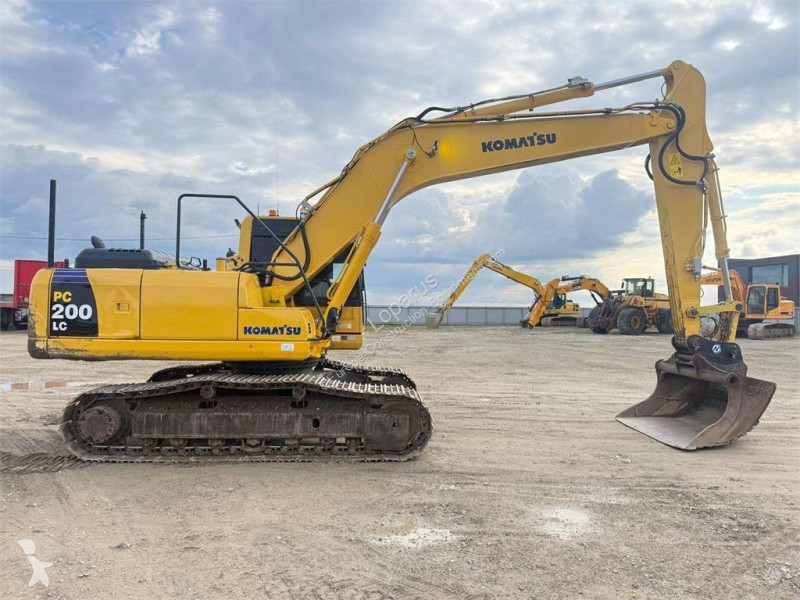 جرافة Komatsu LC8