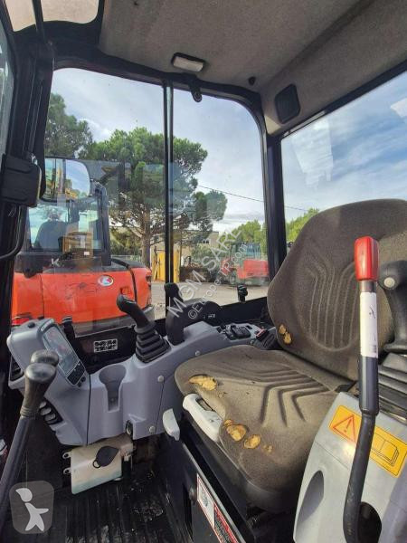 جرافة Kubota 274 Series