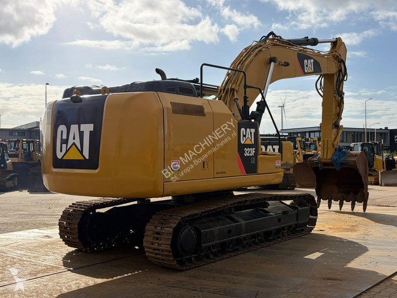 جرافة Caterpillar N