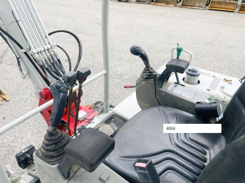 Skovel Takeuchi