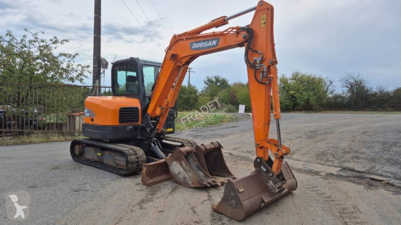 Excavadora Doosan DX 63-3