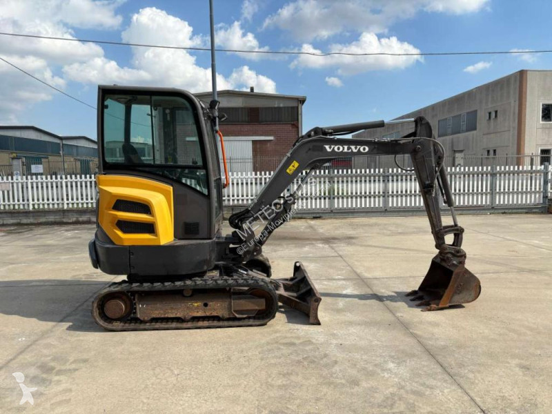 Pelle Volvo EC 27D