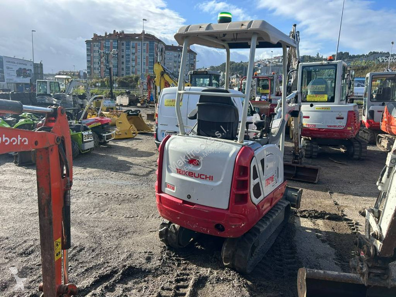 Pelle Takeuchi TB 216