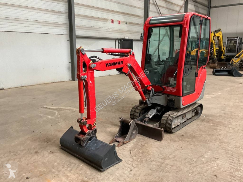 Lopatový nakládač Yanmar SV 16