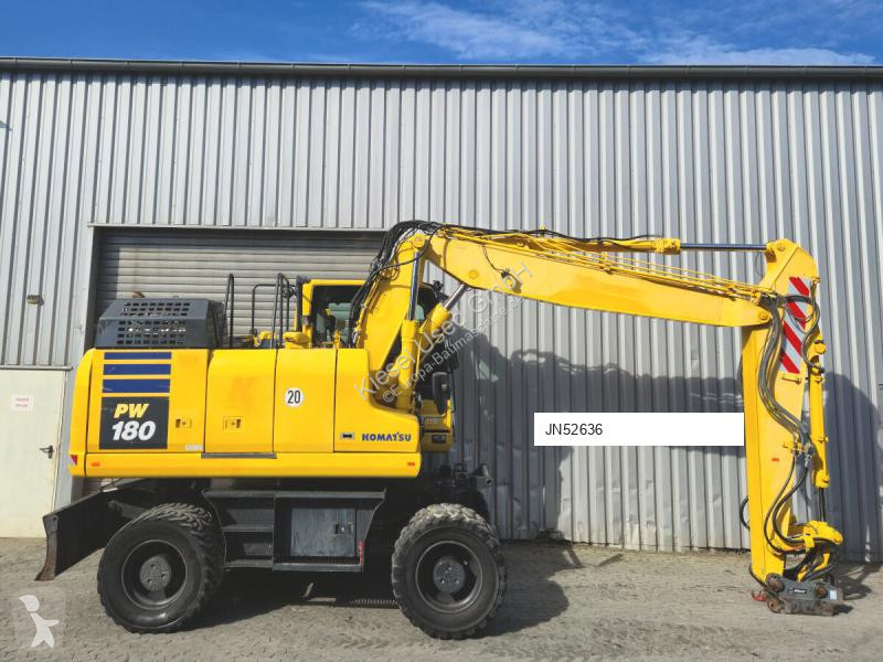 Rýpadlo Komatsu 11