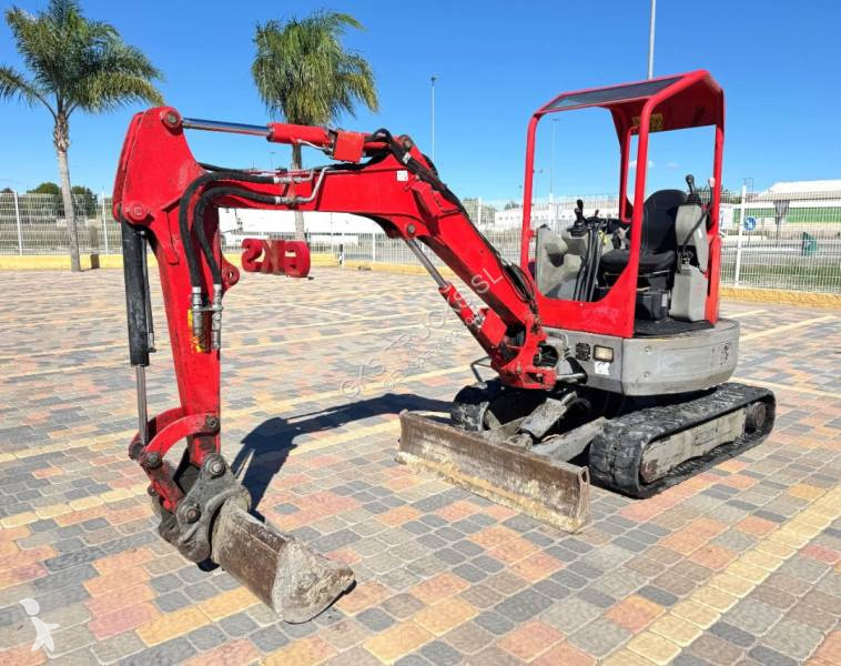 Багер Bobcat E25 EM