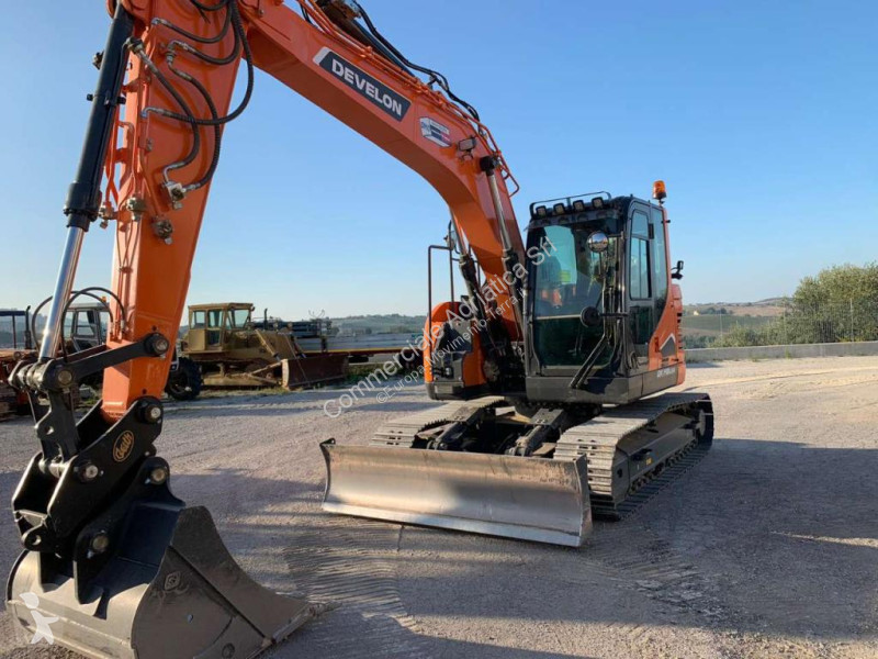 Pelle Develon DX140 LCR