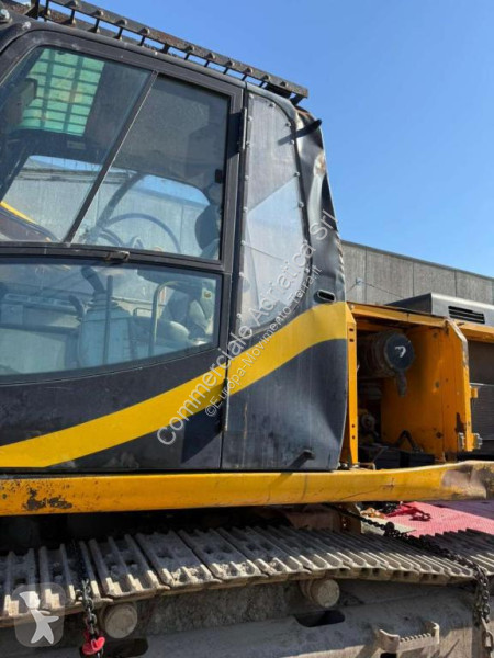جرافة JCB 220