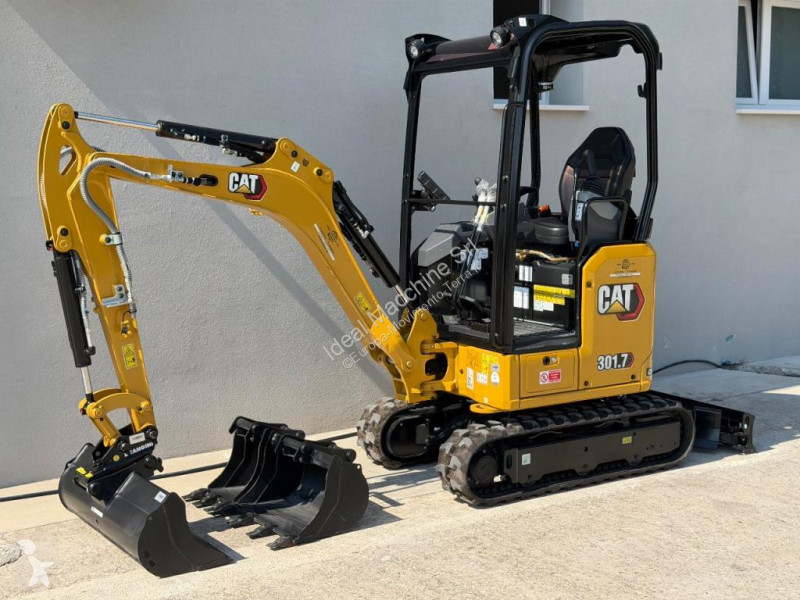 Багер Caterpillar 301.7