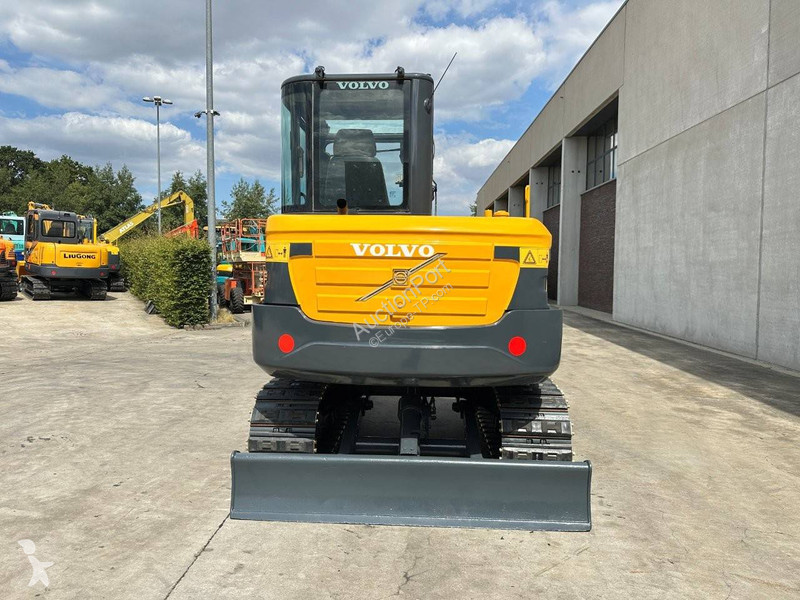 Pelle Volvo EC60C