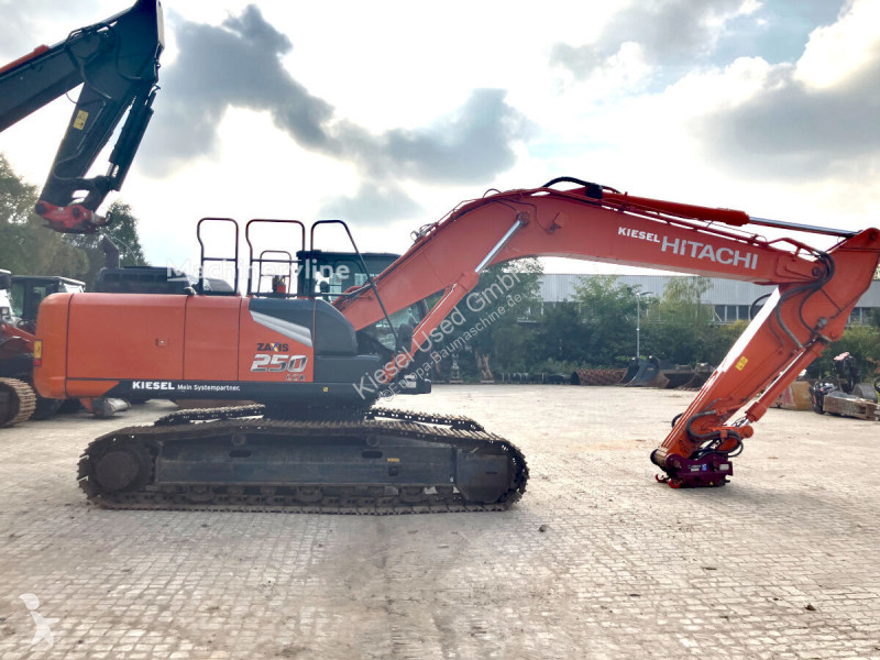 Pelle Hitachi 7