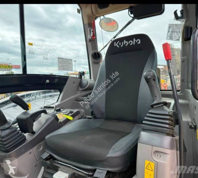 Багер Kubota