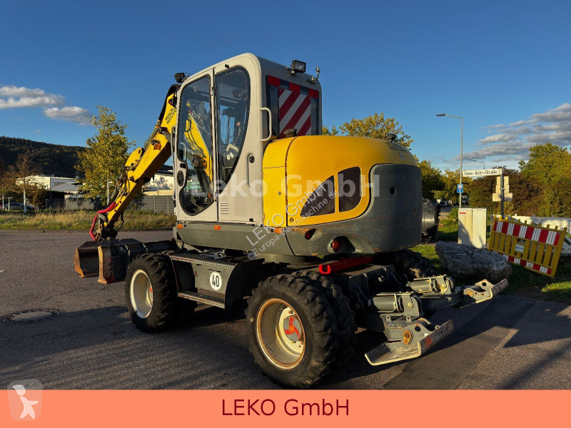 Pelle Wacker Neuson Neuson EW100 Mit Drei Löfffeln