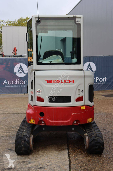 جرافة Takeuchi