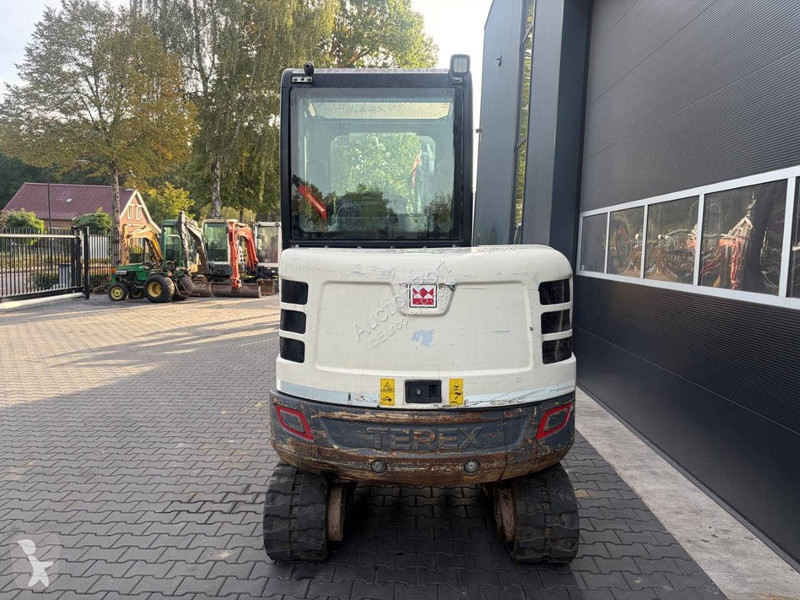 Pelle Terex T035