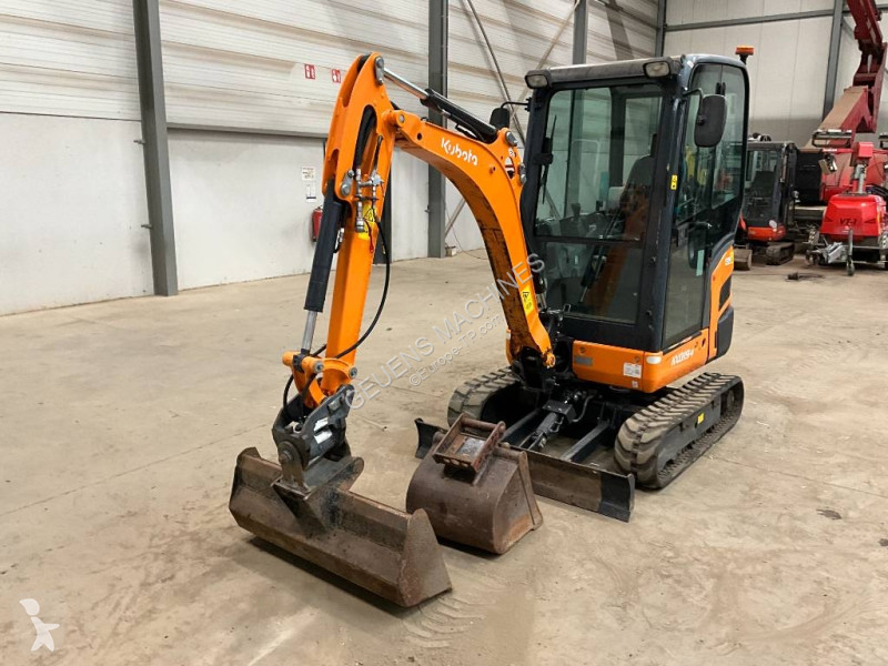 Багер Kubota 0194