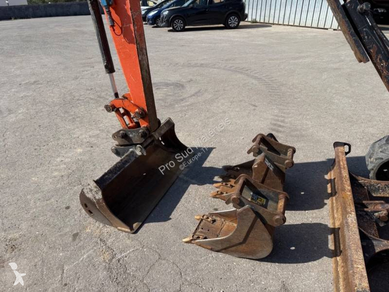 Pelle Hitachi