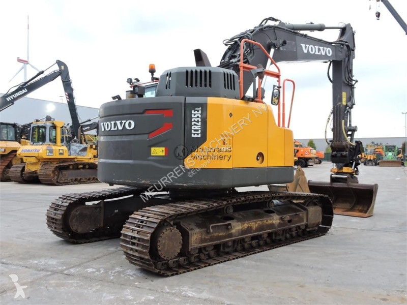 Багер Volvo ECR235