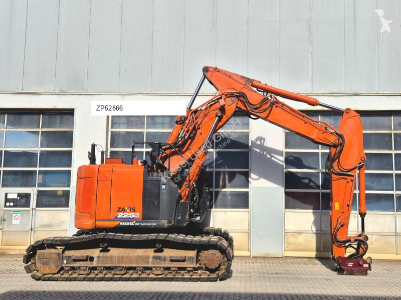 Багер Hitachi