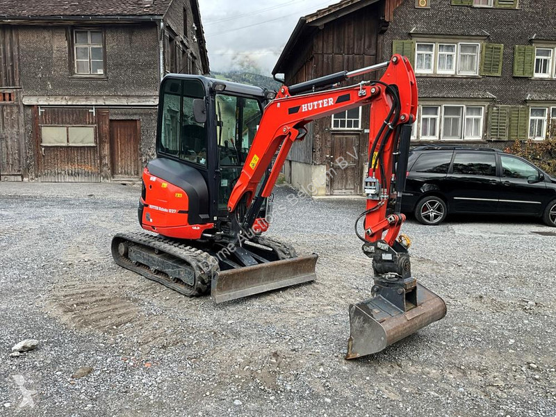 Багер Kubota HI