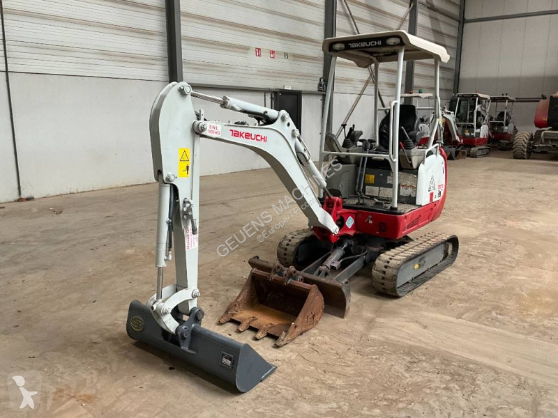 Багер Takeuchi TB 216