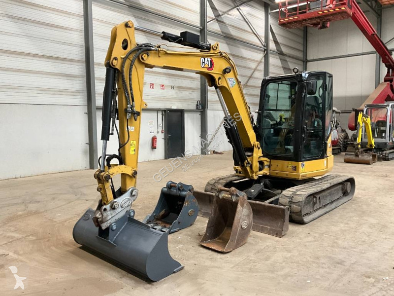 Багер Caterpillar CR
